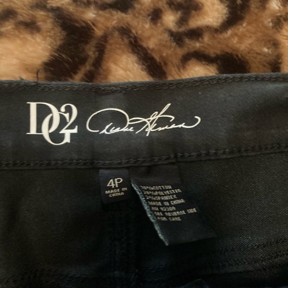 Black rose embroidered jeans - Picture 3 of 7